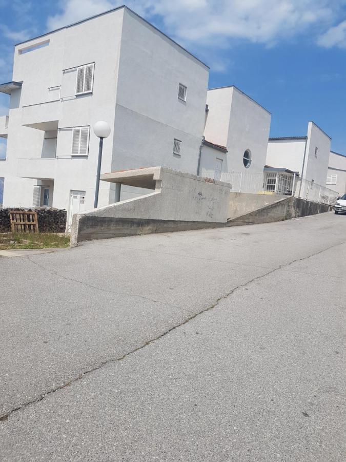 Apartment Tim เซนญ์ ภายนอก รูปภาพ